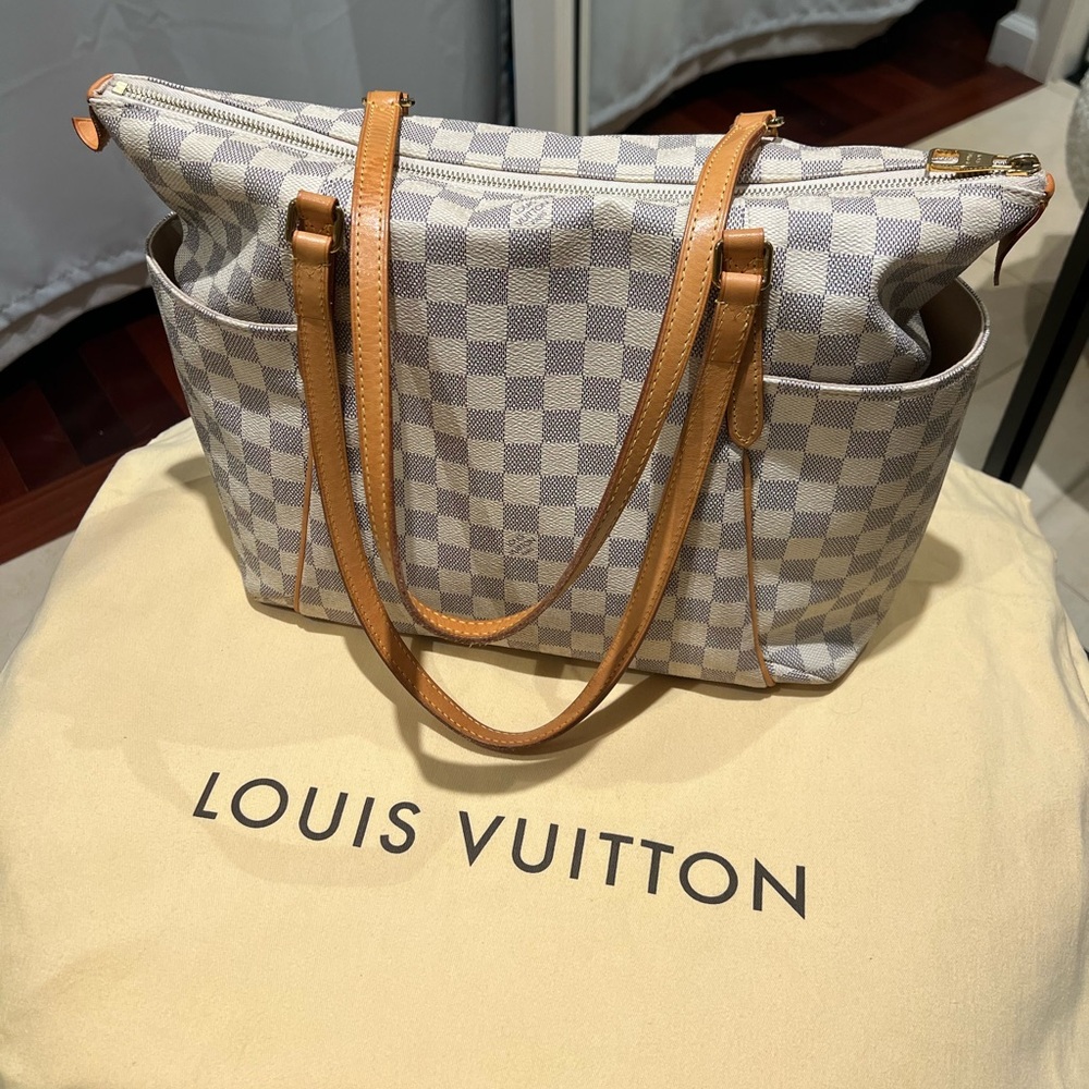 Louis Vuitton Totally MM damier azur shoulder bag